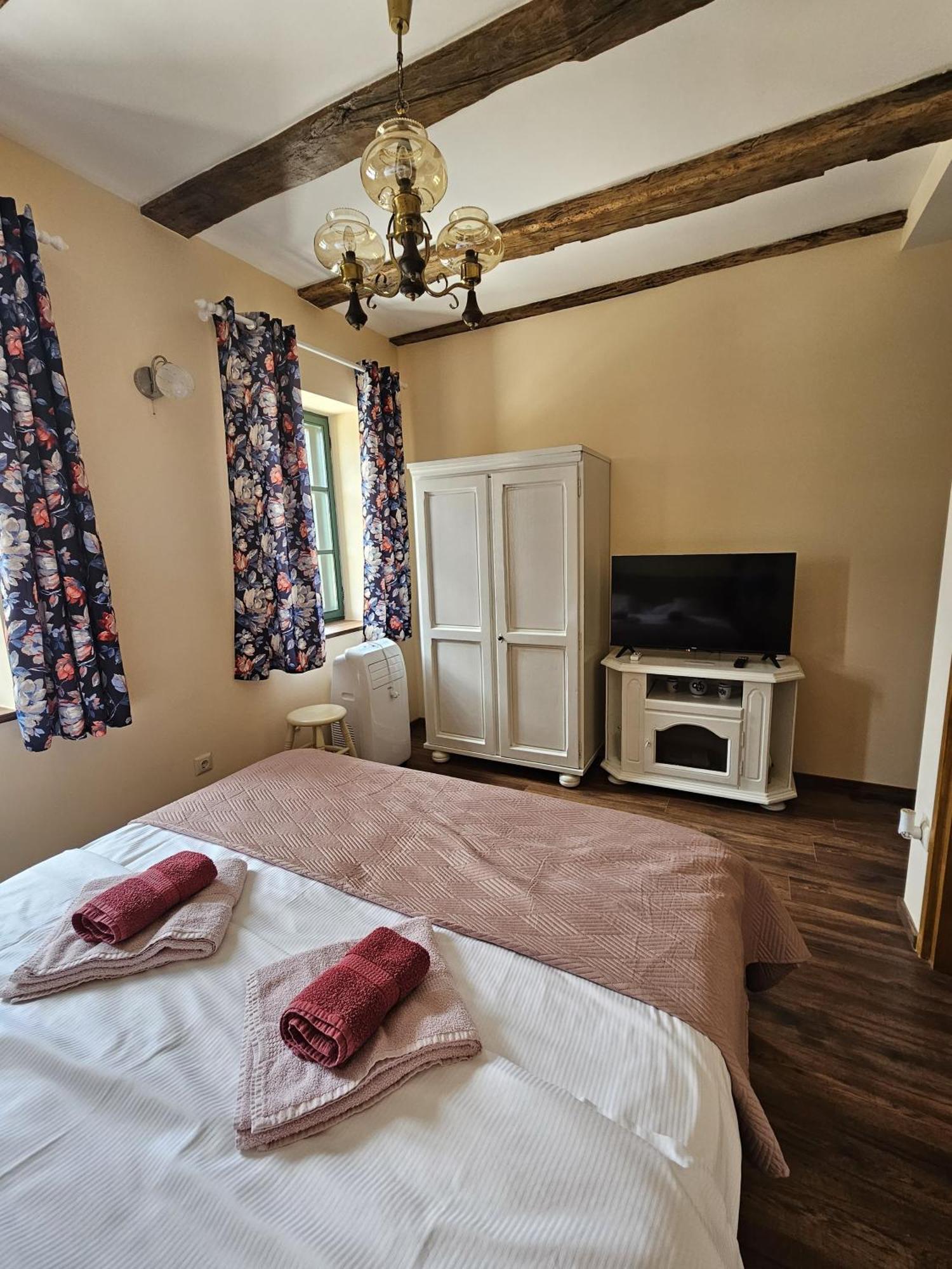 Taverna 1860 Rooms & Apartments Donja Zelina Zewnętrze zdjęcie